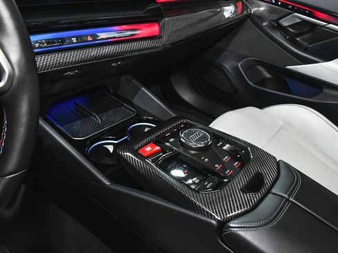 Used 2025 BMW M5 w/ Executive Package image 61