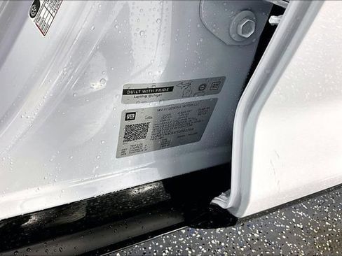 New 2026 Chevrolet Traverse High Country w/ LPO, Floor Liner Package AWD/4WD image 10