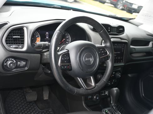 Used 2022 Jeep Renegade Latitude w/ Convenience Group AWD/4WD image 8