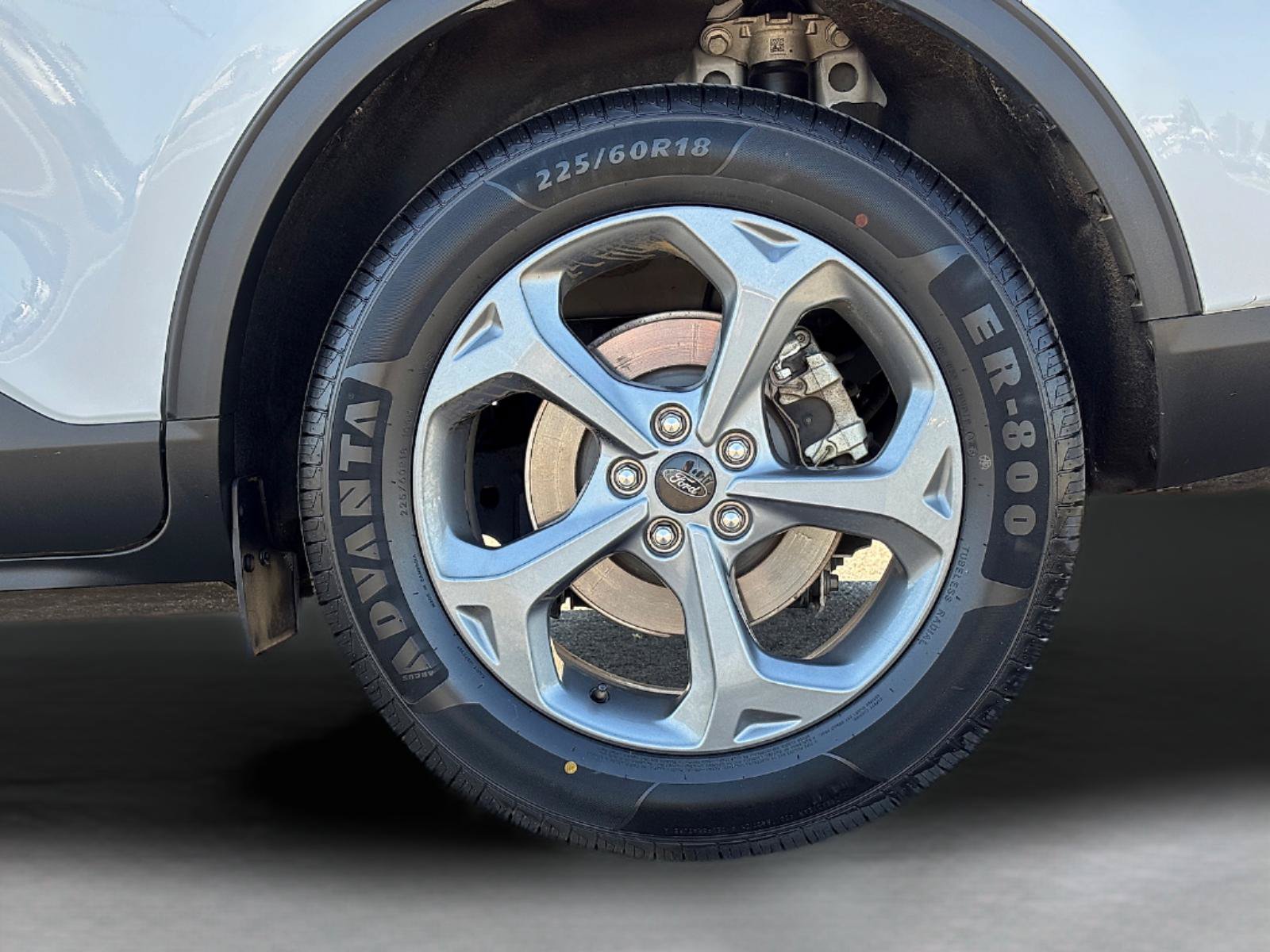 Used 2025 Ford Escape ST-Line Select AWD/4WD image 9