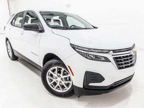 Used 2024 Chevrolet Equinox LS image 9