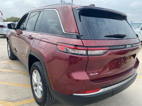 Used 2023 Jeep Grand Cherokee Laredo image 9