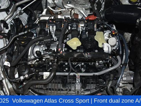 Used 2025 Volkswagen Atlas Cross Sport SE FWD image 7