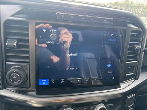 Used 2024 Ford F150 Lariat w/ Equipment Group 502A High image 28