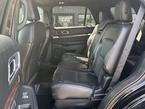 Used 2018 Ford Explorer Limited w/ Equipment Group 301A AWD/4WD image 16
