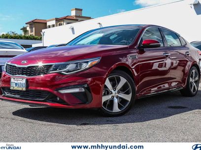 Used 2019 Kia Optima S w/ S Panoramic Sunroof Package
