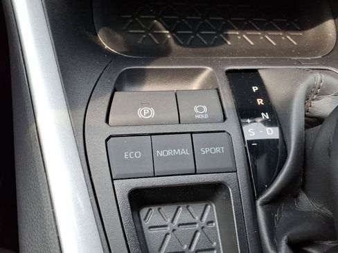 Used 2024 Toyota RAV4 LE FWD image 16