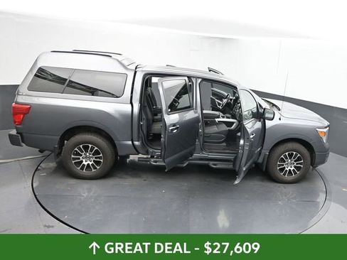 Used 2021 Nissan Titan SV w/ SV Convenience Package image 72