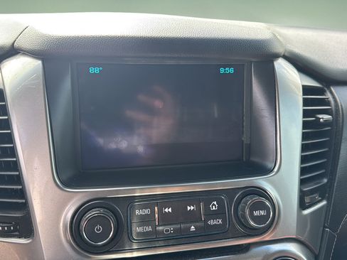 Used 2019 Chevrolet Tahoe Premier w/ Premier Plus Edition RWD image 12