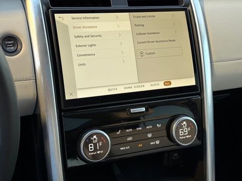 Used 2025 Land Rover Discovery S image 19