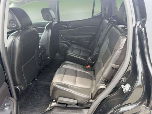 Used 2017 GMC Acadia SLT w/ LPO, Floor Liner Package AWD/4WD image 18