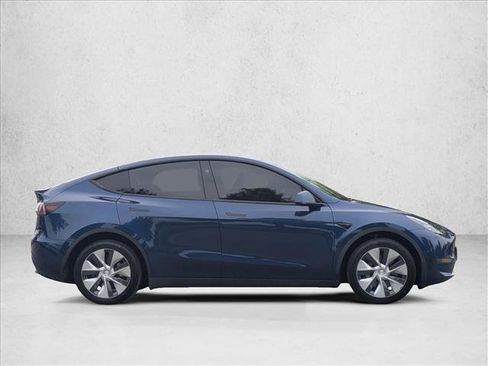 Used 2023 Tesla Model Y Long Range AWD/4WD image 4