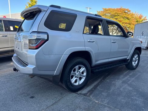 Used 2024 Toyota 4Runner SR5 Premium image 5