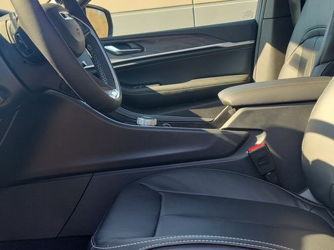 New 2026 Jeep Grand Cherokee Limited Reserve image 21