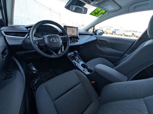 Used 2023 Toyota Corolla LE image 5
