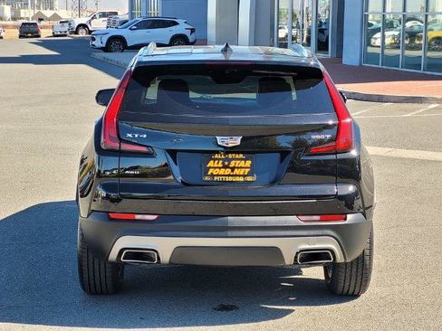Used 2022 Cadillac XT4 Premium Luxury w/ Safety Alert Package AWD/4WD image 5
