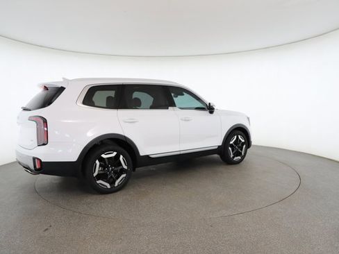Used 2023 Kia Telluride EX w/ EX Captain's Chair Package image 19