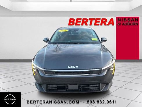 Used 2025 Kia K4 LXS image 3