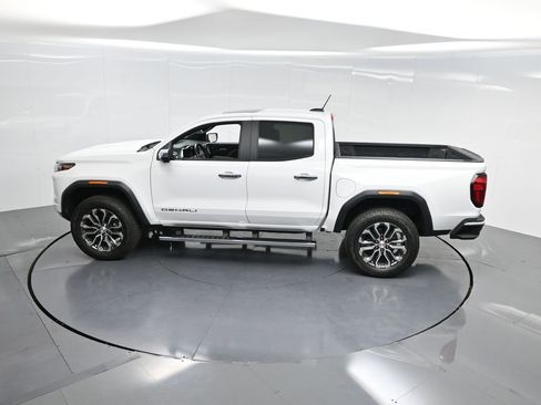 Used 2024 GMC Canyon Denali image 42