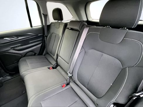 Used 2023 Jeep Grand Cherokee Laredo image 13