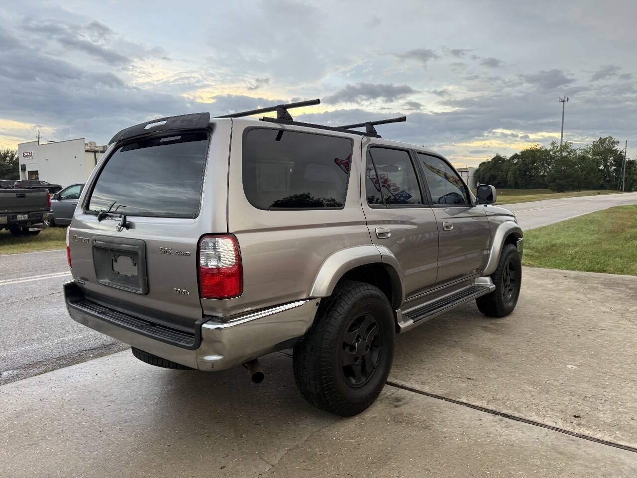 Used 2001 Toyota 4Runner SR5 AWD/4WD image 6