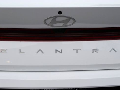 Used 2025 Hyundai Elantra SEL FWD image 57