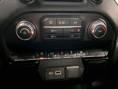 Used 2020 Chevrolet Silverado 1500 RST AWD/4WD image 25