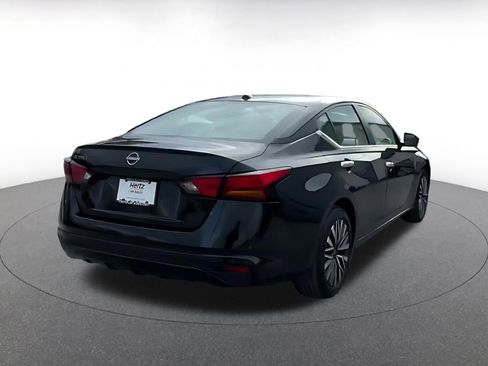 Used 2025 Nissan Altima 2.5 SV image 14