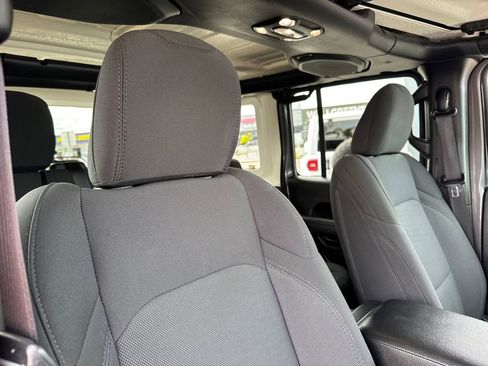 Certified 2023 Jeep Wrangler Unlimited AWD/4WD image 16