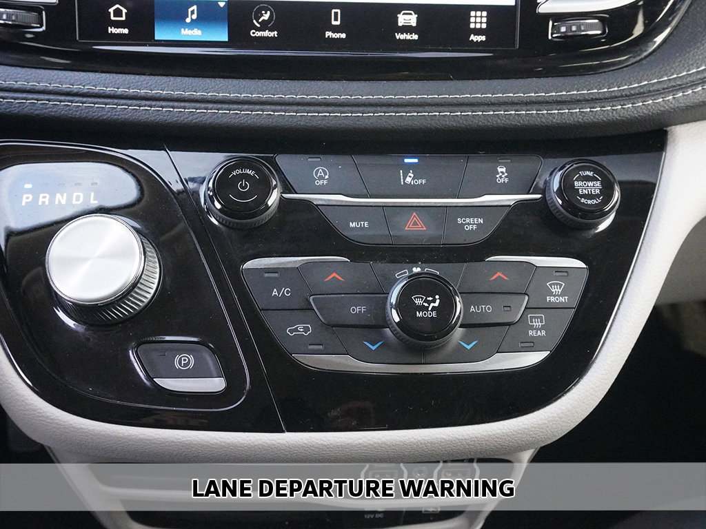 Used 2022 Chrysler Pacifica Touring-L FWD image 5