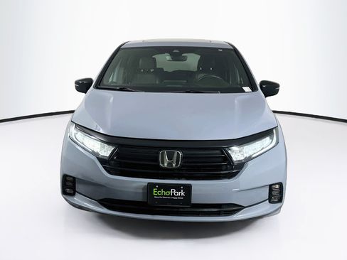 Used 2023 Honda Odyssey Sport image 2