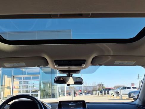 Used 2024 Nissan Sentra SR w/ SR Premium Package image 20