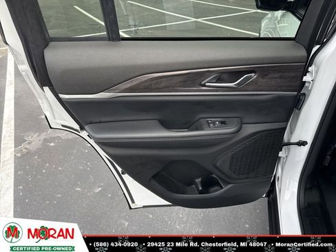 Used 2023 Jeep Grand Cherokee Limited image 25