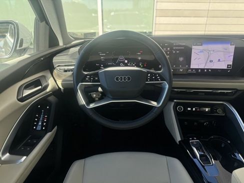 Certified 2025 Audi Q5 Premium image 12