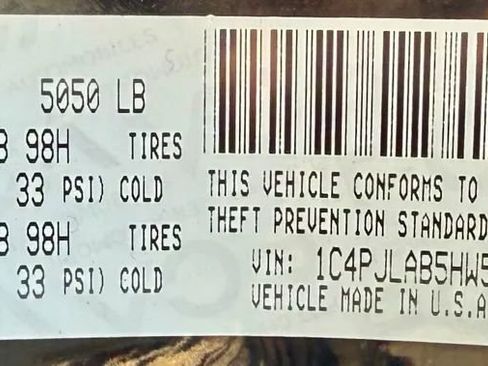 Used 2017 Jeep Cherokee Sport image 26