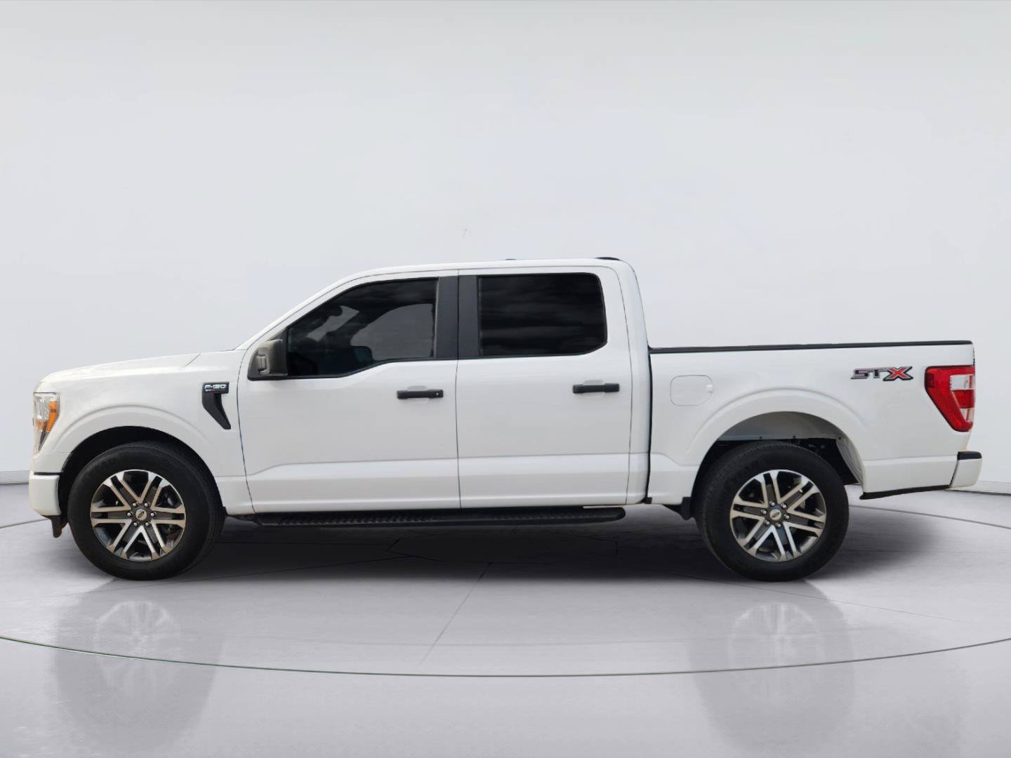 Used 2022 Ford F150 XL w/ STX Appearance Package RWD image 4