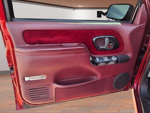 Used 1998 GMC Sierra 1500 SL w/ Regional Marketing Option Pkg image 19