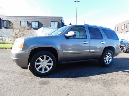 Used 2011 GMC Yukon Denali image 4