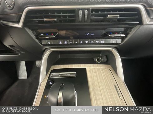 Certified 2025 MAZDA CX-90 Plug-In Hybrid w/ Preferred AWD/4WD image 38