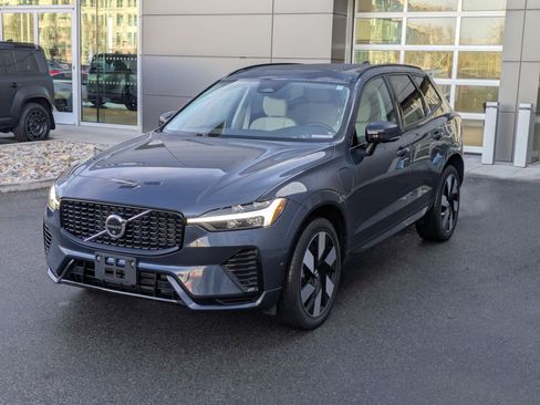 Certified 2024 Volvo XC60 T8 Plus w/ Protection Package Premier image 8