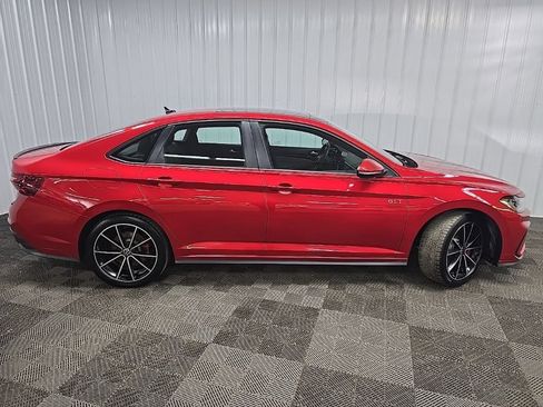 Used 2025 Volkswagen Jetta GLI Autobahn FWD image 2