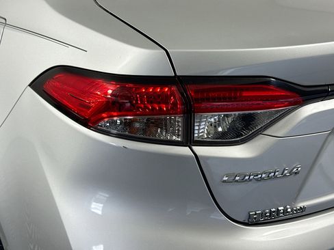 Used 2021 Toyota Corolla LE image 35