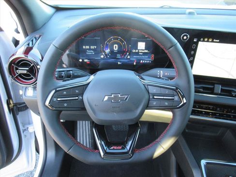 Used 2026 Chevrolet Equinox RS w/ Convenience Package III FWD image 17