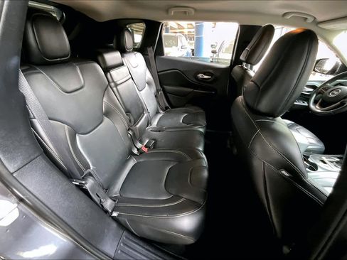 Used 2016 Jeep Cherokee Limited image 20