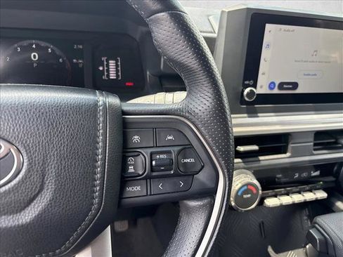 Certified 2025 Toyota 4Runner SR5 AWD/4WD image 19