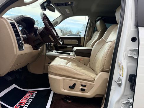 Used 2018 RAM 2500 Laramie w/ Convenience Group image 19