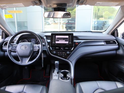 Used 2022 Toyota Camry SE FWD image 15