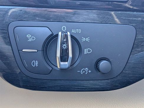 Used 2017 Audi Q7 3.0T Premium Plus w/ Premium Plus Package image 29