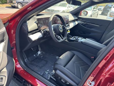 New 2026 BMW 530i xDrive w/ M Sport Package image 10