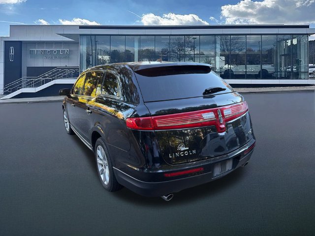Used 2016 Lincoln MKT FWD image 5